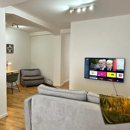Lejlighed Terrace Loft - & Quiet - 4 Min Walk To Station - Free Parking