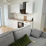 Appartement Terrace Loft - & Quiet - 4 Min Walk To Station - Free Parking