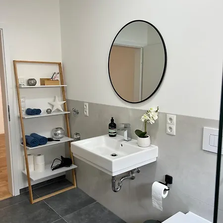 Terrace Loft - & Quiet - 4 Min Walk To Station - Free Parking 公寓 *